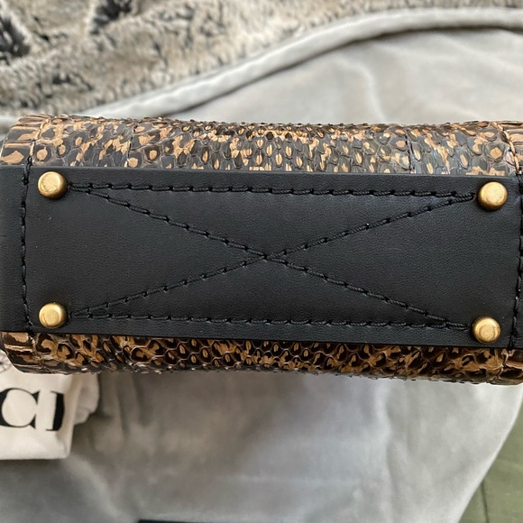 😍 NEW Coach Troupe Tote 16 in Snakeskin 😍 - Picture 6 of 9